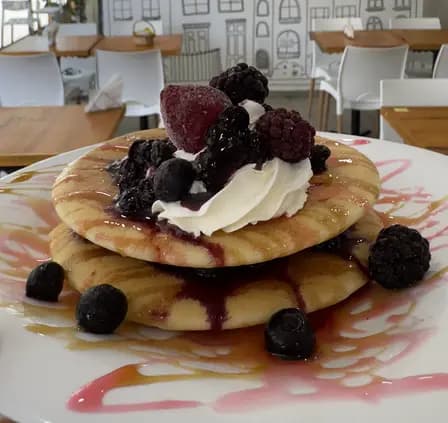 Pancakes o Waffles - Frutos Rojos