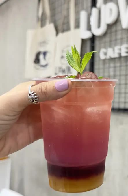 Refresco de Durazno y Te Frío de Maracuyá