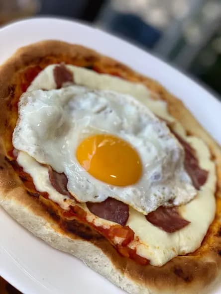 Pizzeta Panceta y huevo