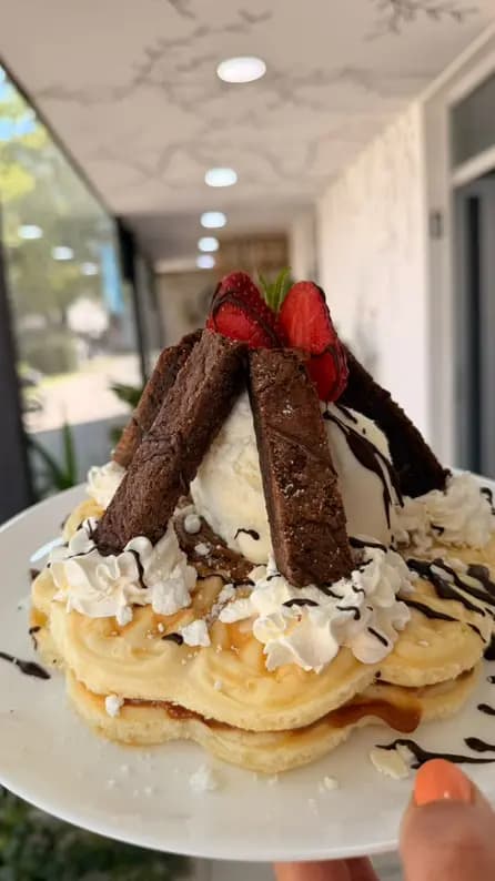 Waffle Brownie con Helado